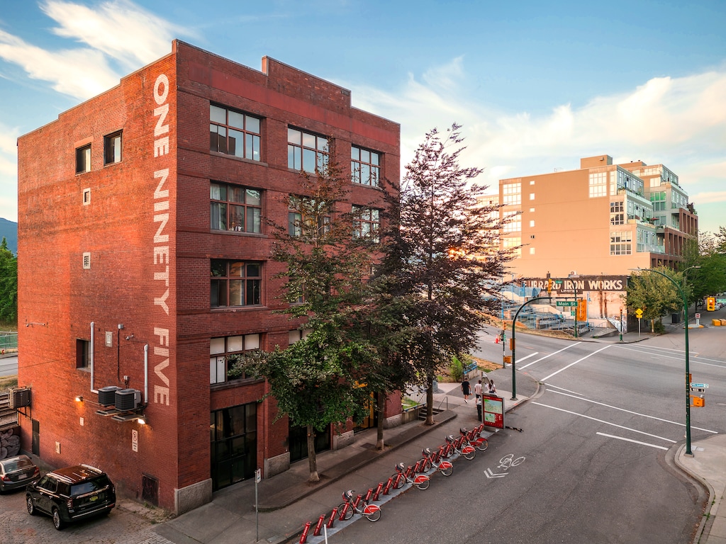 191-195 Alexander St, Vancouver, BC for lease Building Photo- Image 1 of 11