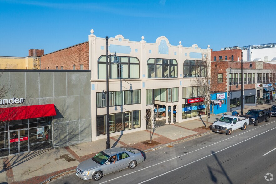 221 Main St, Nashua, NH à louer - Photo du bâtiment - Image 3 de 8