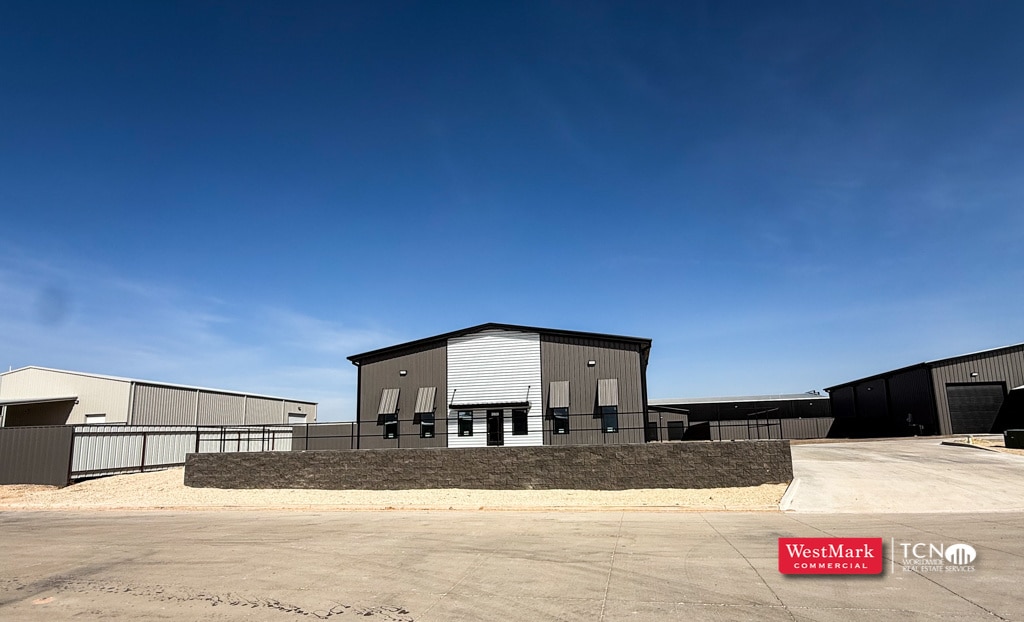 3909 County Road 1350, Lubbock, TX for lease Primary Photo- Image 1 of 12