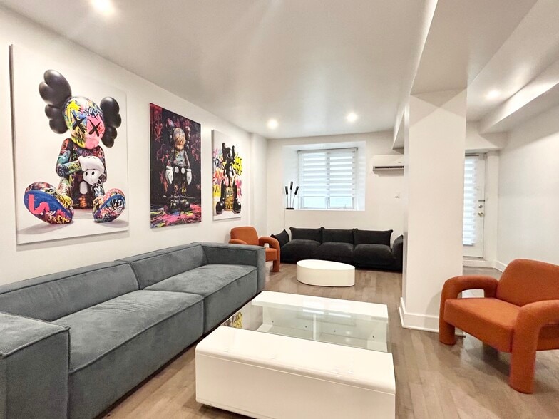 211 Rue de la Commune O, Montréal, QC for sale - Interior Photo - Image 3 of 8
