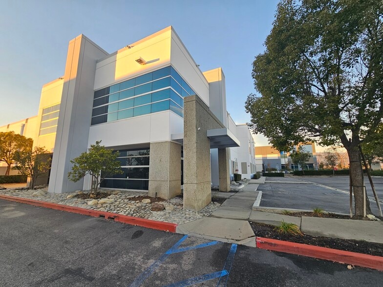 9160 Hyssop Dr, Rancho Cucamonga, CA for lease - Building Photo - Image 3 of 4