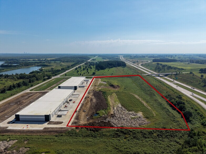 3155 SE 42nd St, West Des Moines, IA à vendre - Photo du bâtiment - Image 3 de 3
