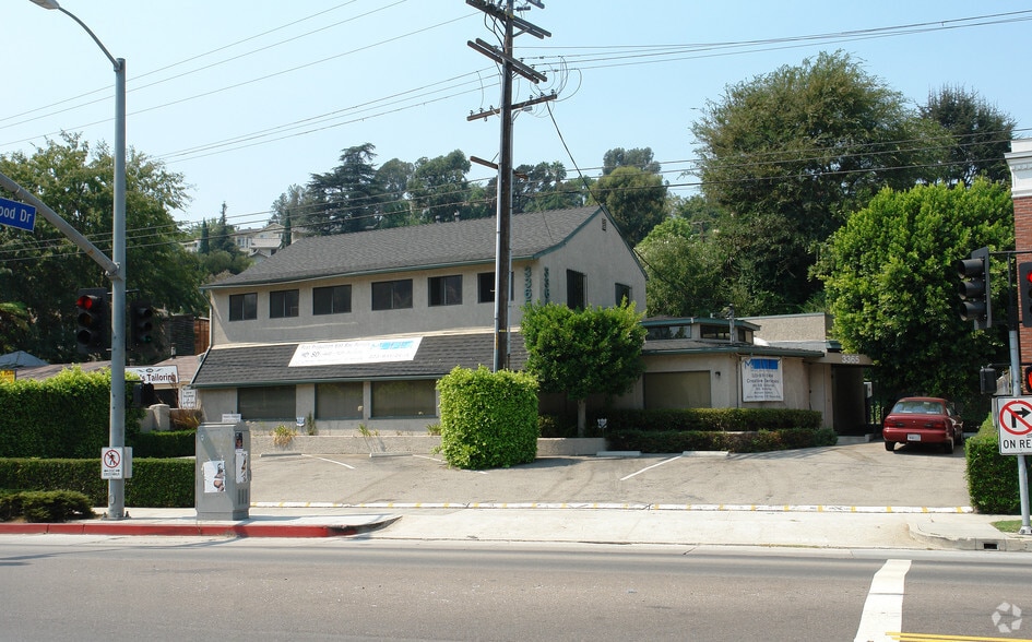 3361-3365 Barham Blvd, Los Angeles, CA for lease - Building Photo - Image 3 of 63