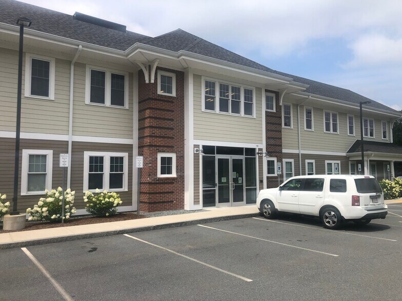 120 Boston Rd, Groton, MA à louer - Photo du bâtiment - Image 3 de 6
