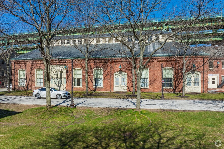 79/96 13th Street, Charlestown, MA à louer - Photo du bâtiment - Image 2 de 4
