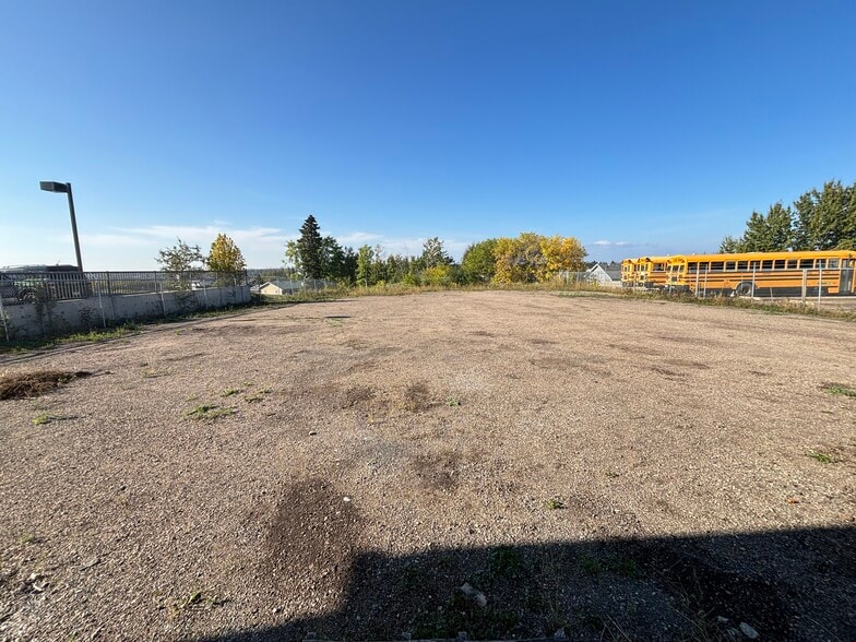 2010 8 Av, Cold Lake, AB for lease - Building Photo - Image 2 of 6