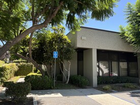 725 E Cochran St, Simi Valley CA - Entrepôt