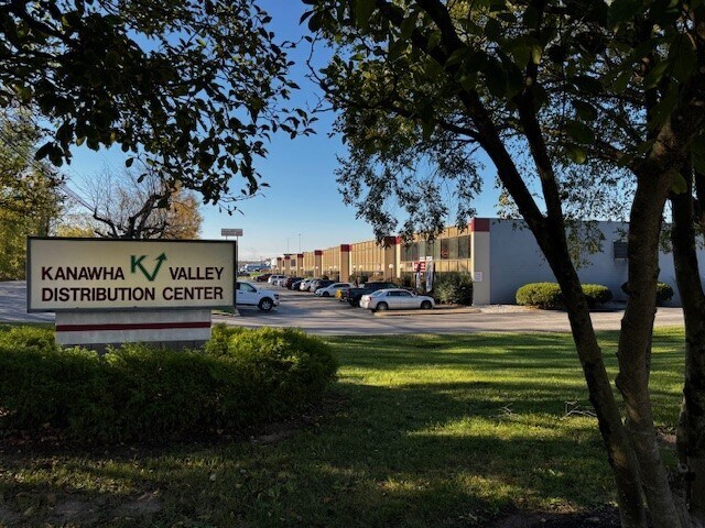 4200 1st Ave, Nitro, WV à vendre - Photo du bâtiment - Image 1 de 22