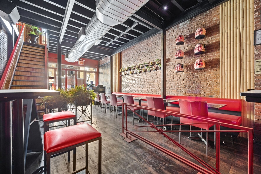 122 Dyckman St, New York, NY for lease - Primary Photo - Image 1 of 31