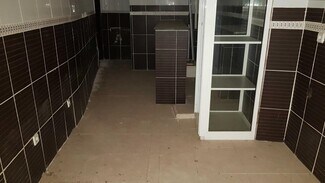 Plus de détails pour Multi-résidentiel à vendre