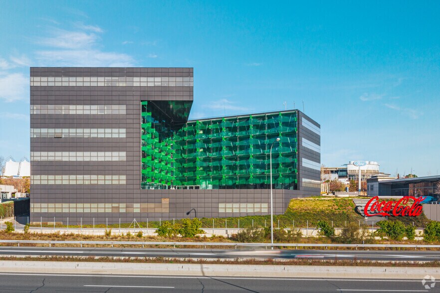 Calle Ribera del Loira, 20-22, Madrid, Madrid à louer - Photo du bâtiment - Image 2 de 16