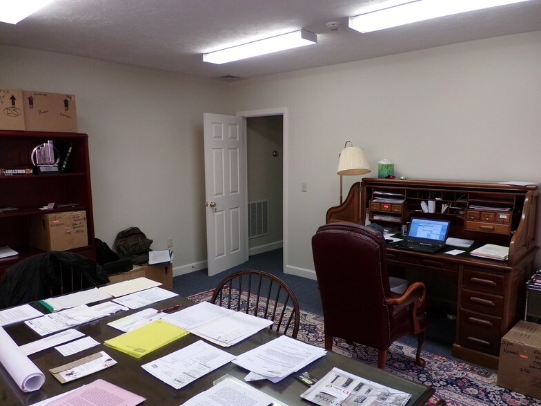 401 Gilford Ave, Gilford, NH à louer - Photo du bâtiment - Image 3 de 52