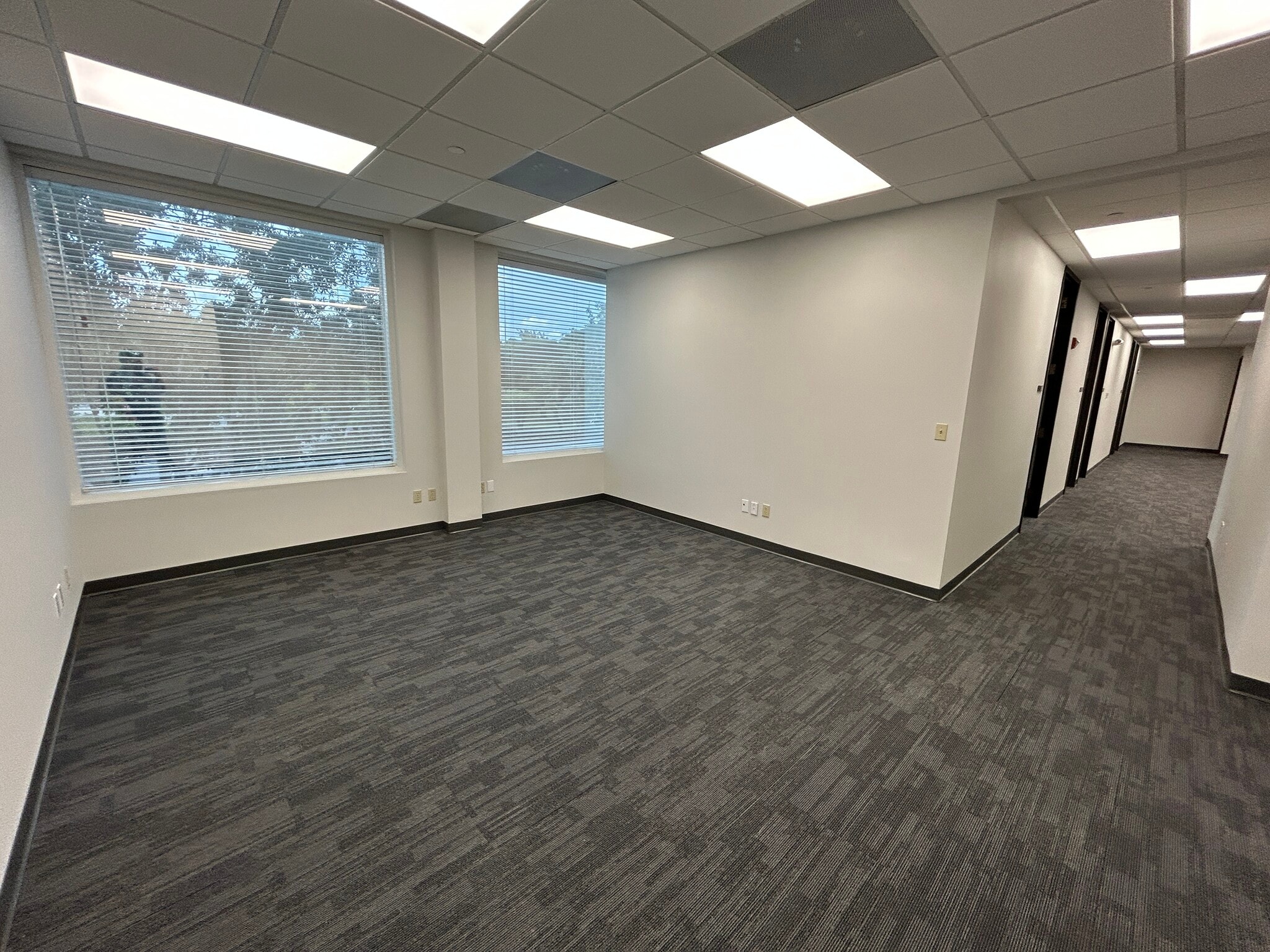 6400 N Congress Ave, Boca Raton, FL for lease Interior Photo- Image 1 of 5