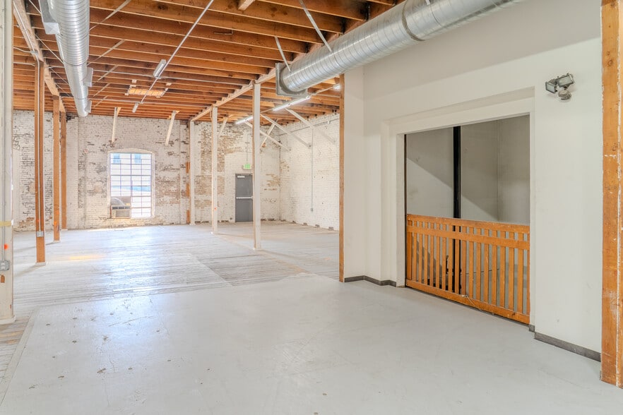 1908 E 7th Pl, Los Angeles, CA for sale - Building Photo - Image 3 of 9