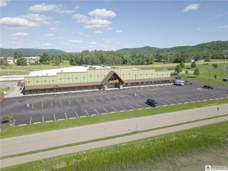 800 E State St, Olean, NY à vendre - Photo du bâtiment - Image 1 de 42