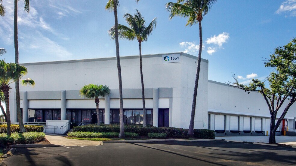1501 W Copans Rd, Pompano Beach, FL à louer - Photo du bâtiment - Image 2 de 4