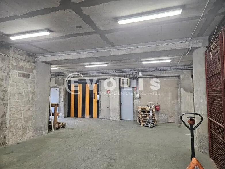 Flex in Wissous for lease - Interior Photo - Image 3 of 22