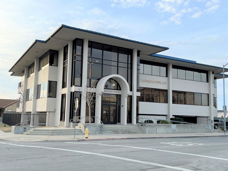 450 Lincoln Ave, Salinas, CA à vendre - Photo du bâtiment - Image 3 de 5