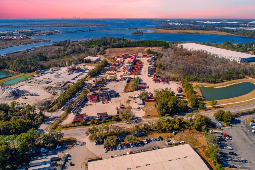 10458 Alta Dr, Jacksonville, FL à louer - Photo du bâtiment - Image 1 de 5