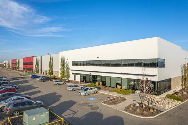 Plus de détails pour 15704 157 Av NW, Edmonton, AB - Industriel à louer
