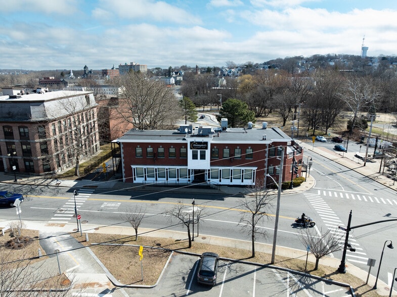 2-4 S Main St, Woonsocket, RI à vendre - Photo du bâtiment - Image 3 de 14