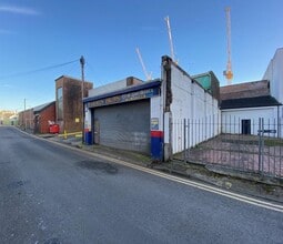 18 Northampton Ln, Swansea for lease Primary Photo- Image 1 of 3