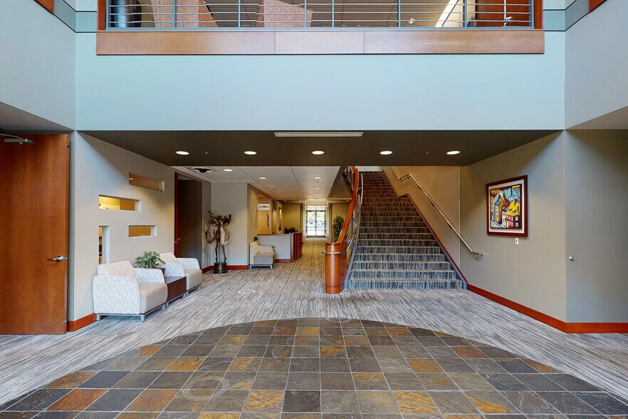 2377 Gold Meadow Way, Gold River, CA à louer - Numérisation 3D de Matterport - Image 2 de 35