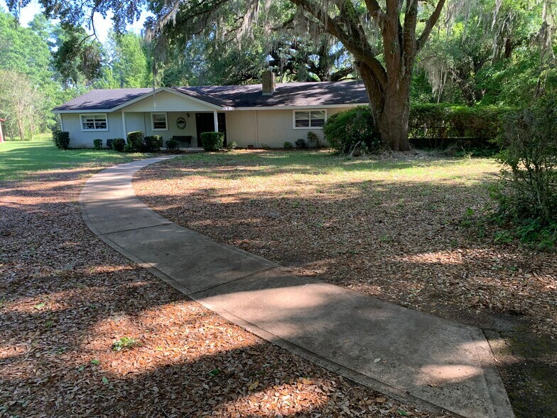 14036 NW Us-441, Alachua, FL à louer - Photo du bâtiment - Image 2 de 10
