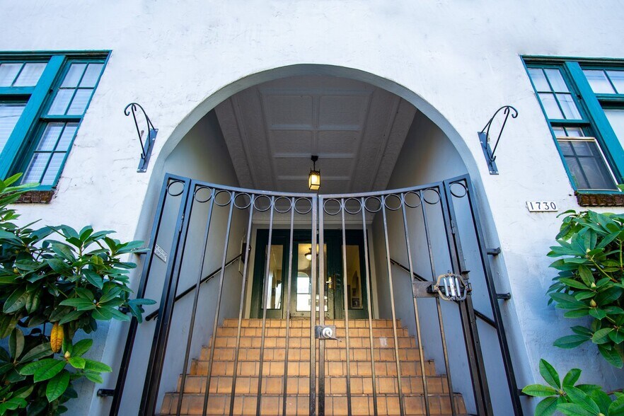 1730 NW Couch St, Portland, OR for sale - Building Photo - Image 3 of 12