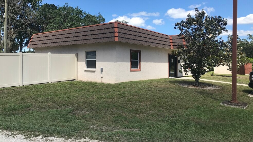 1101 E Broadway St, Oviedo, FL for lease - Building Photo - Image 1 of 12