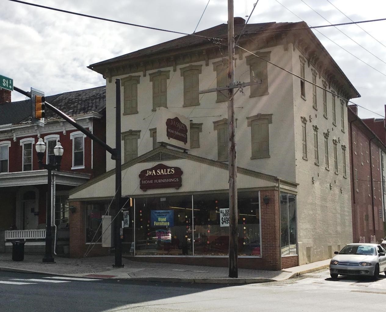 40 W Main St, Ephrata, PA for sale Building Photo- Image 1 of 1