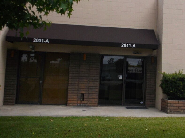 2001 E Gladstone St, Glendora, CA à louer - Photo du bâtiment - Image 2 de 5