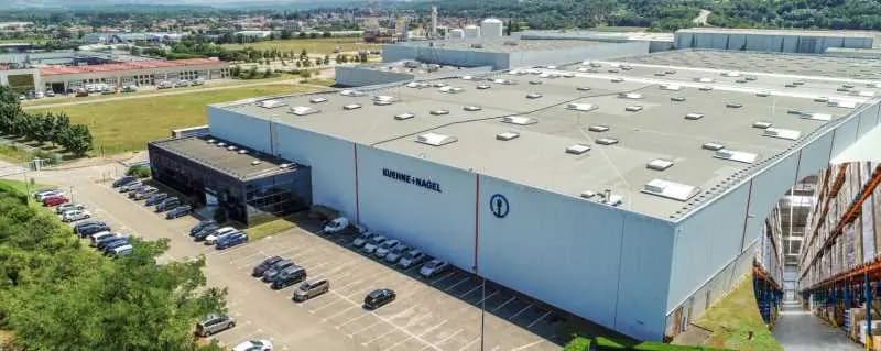 Industrial in Saint-Quentin-Fallavier for lease - Building Photo - Image 2 of 8