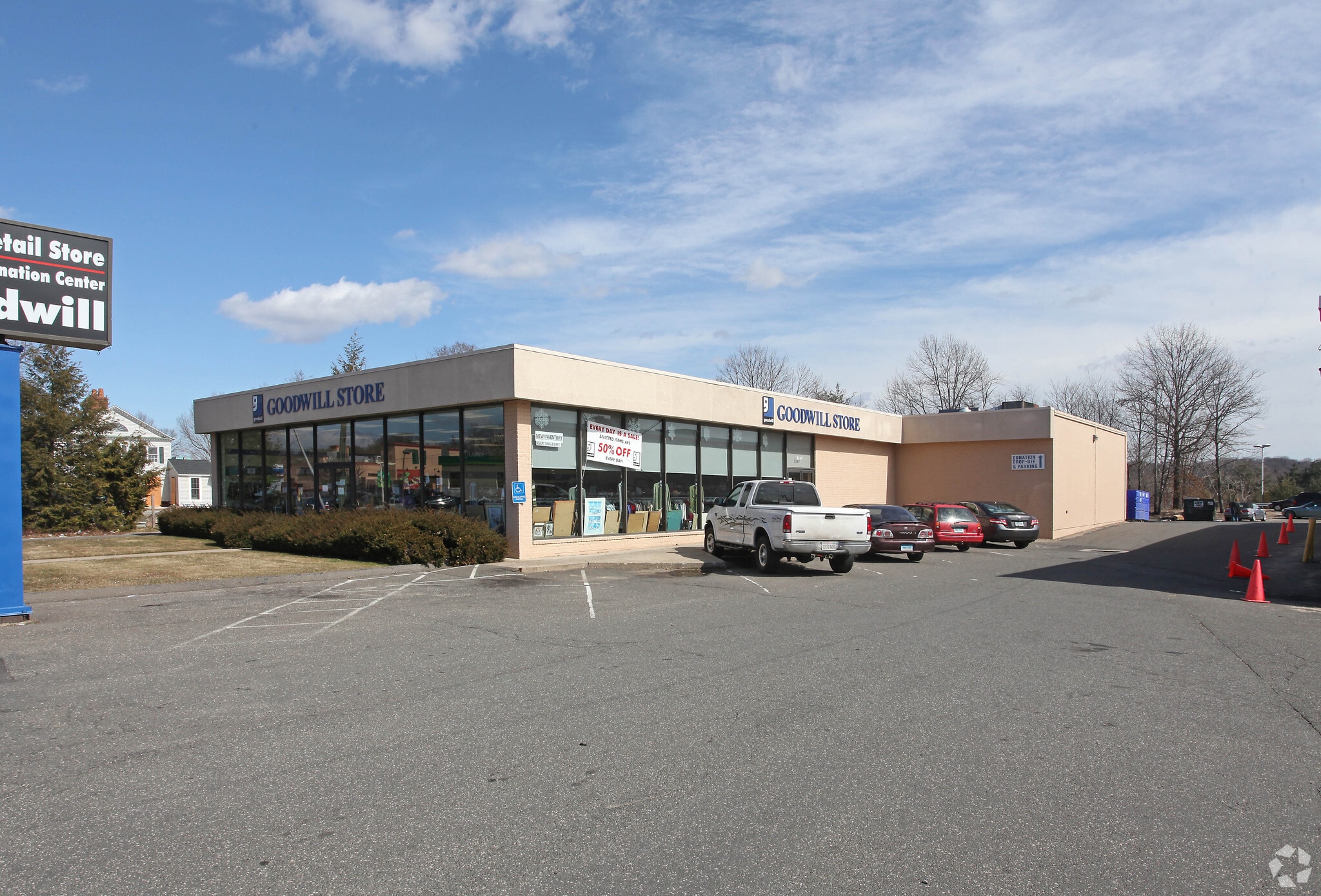 2369 Dixwell Ave, Hamden, CT for lease Building Photo- Image 1 of 18