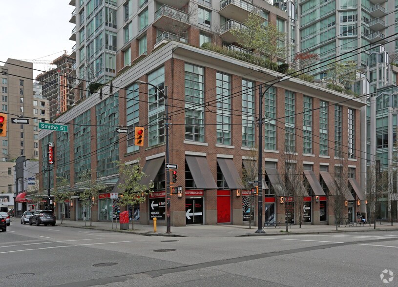 589-599 Smithe St, Vancouver, BC à louer - Photo du bâtiment - Image 2 de 9