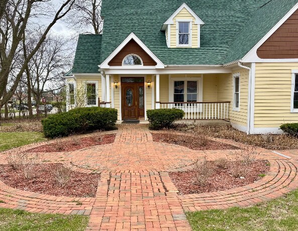 W62N225 Washington Ave, Cedarburg, WI à louer - Photo du bâtiment - Image 2 de 13