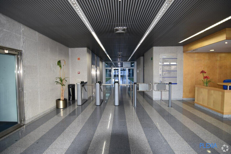 Office in San Sebastián de los Reyes, Madrid for sale - Building Photo - Image 3 of 26