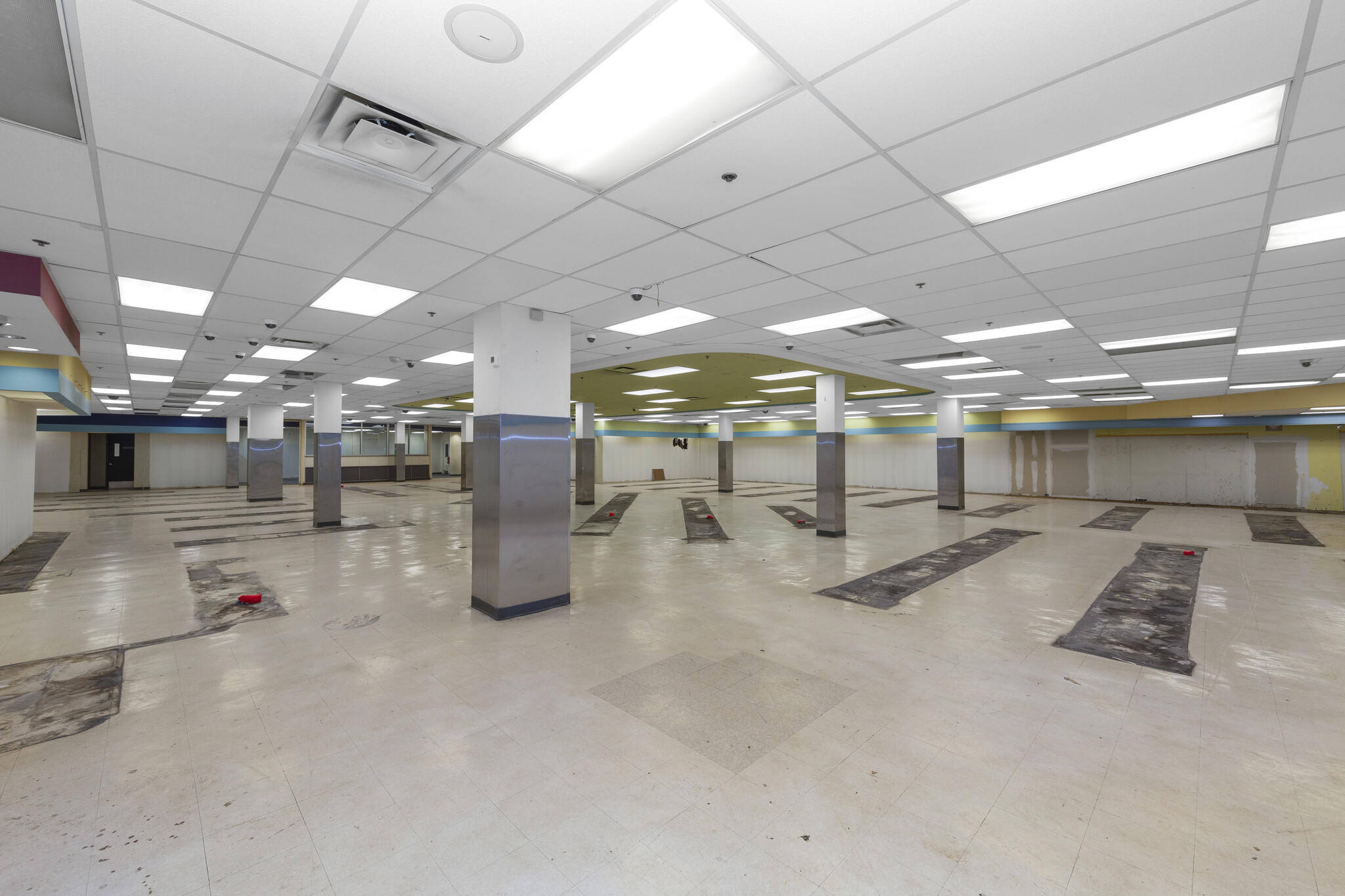 3261-3285 Steinway St, Astoria, NY à louer Photo intérieure- Image 1 de 16