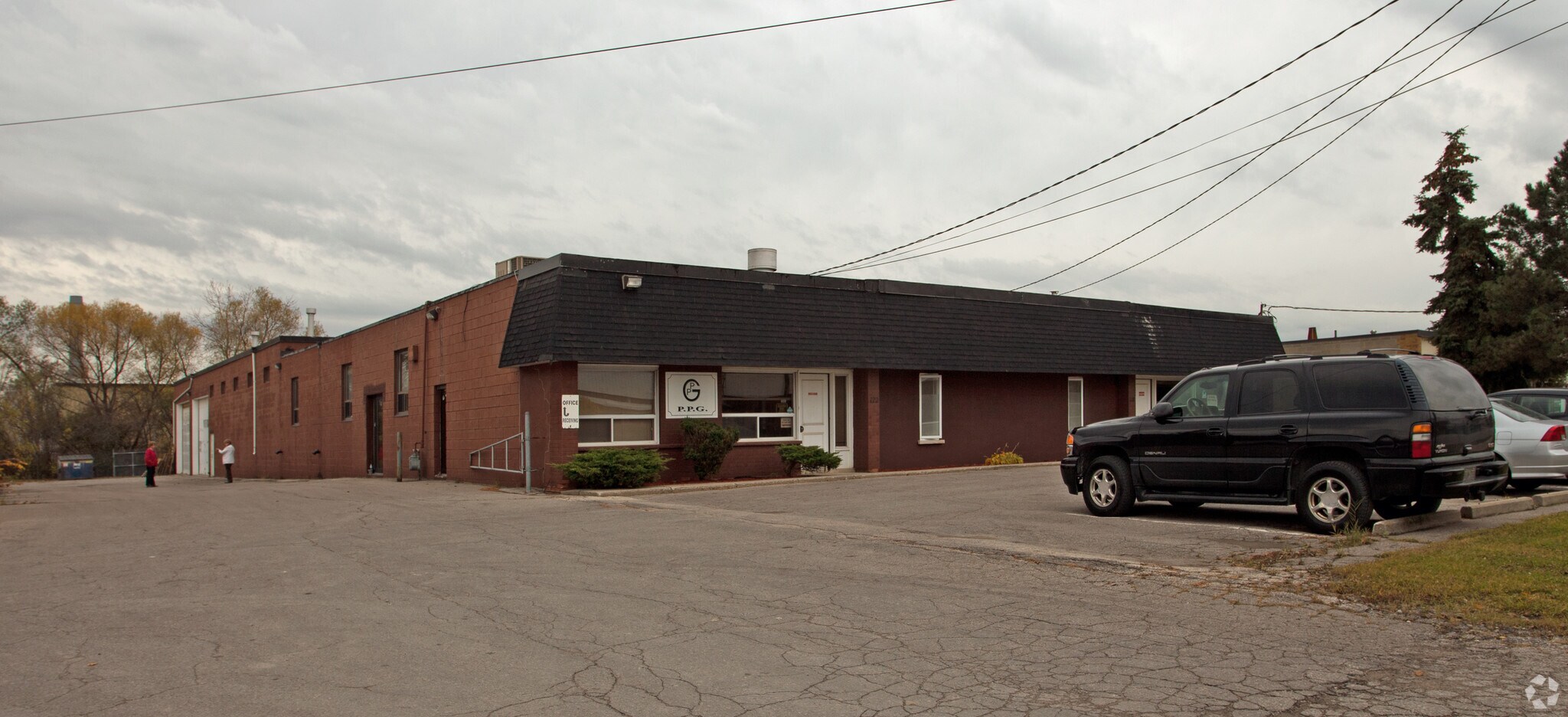 118-122 Industrial Rd, Richmond Hill, ON for sale Primary Photo- Image 1 of 1