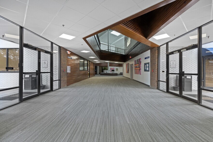 1001 Cross Timbers Rd, Flower Mound, TX à louer - Hall d’entrée - Image 3 de 21