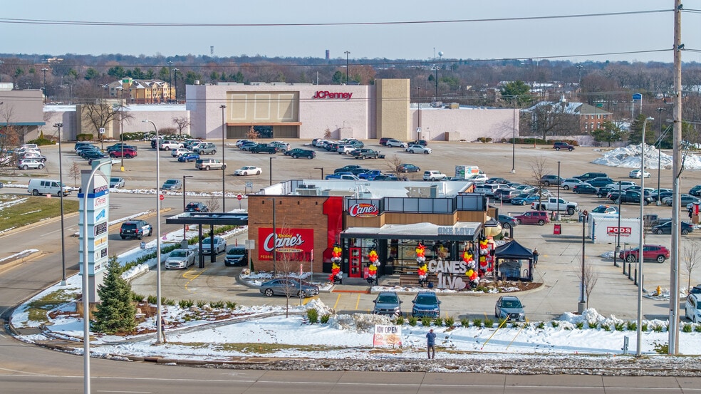 4200 N Sterling Ave, Peoria, IL for sale - Building Photo - Image 2 of 7