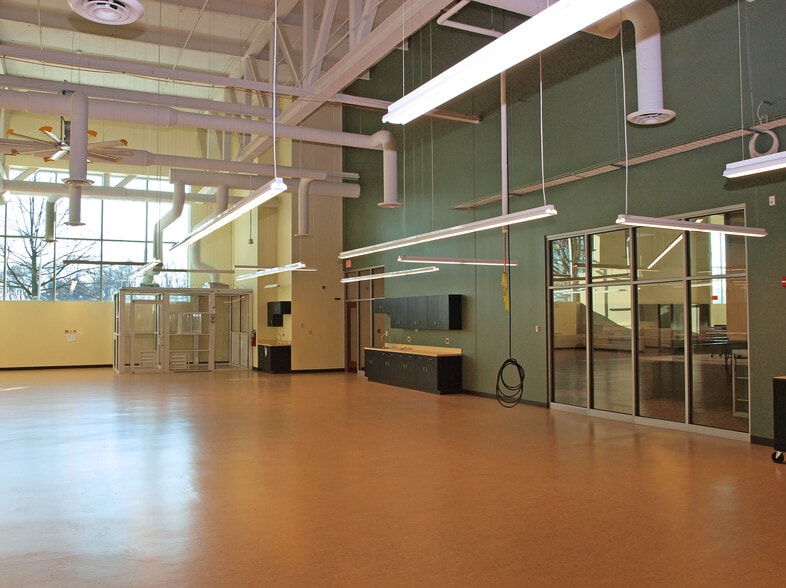 339 E Maple St, North Canton, OH à louer - Photo intérieure - Image 3 de 6