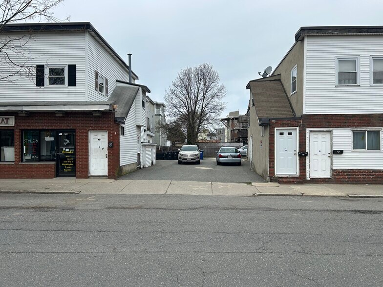 45 Cross St, Somerville, MA à vendre - Photo du bâtiment - Image 2 de 2
