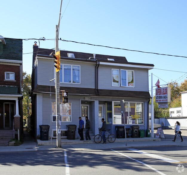 1136 Dufferin St, Toronto, ON à vendre - Photo du bâtiment - Image 2 de 2