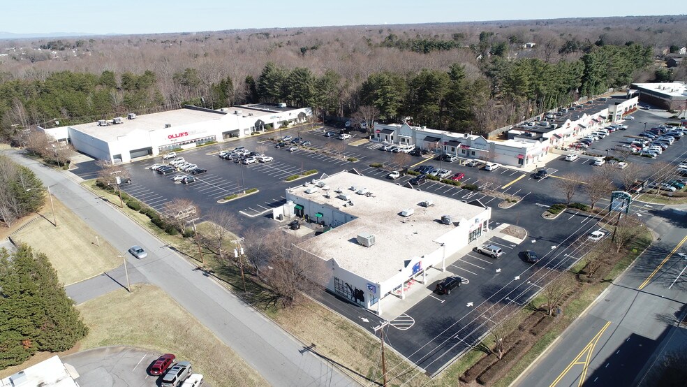 5059 Country Club Rd, Winston-Salem, NC for lease - Primary Photo - Image 1 of 10