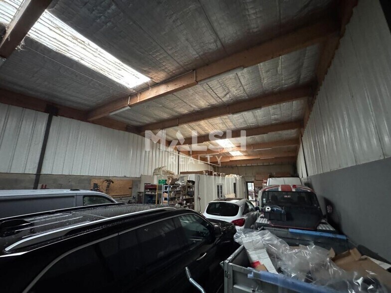 Flex in Roche-la-Molière for lease - Interior Photo - Image 3 of 6