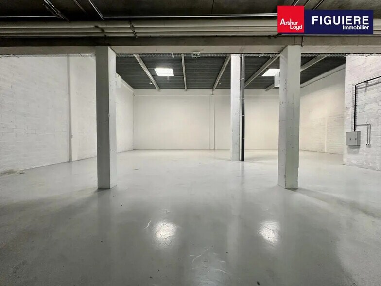 Chemin De La Bastide Blanche, Vitrolles à louer - Photo du bâtiment - Image 3 de 8