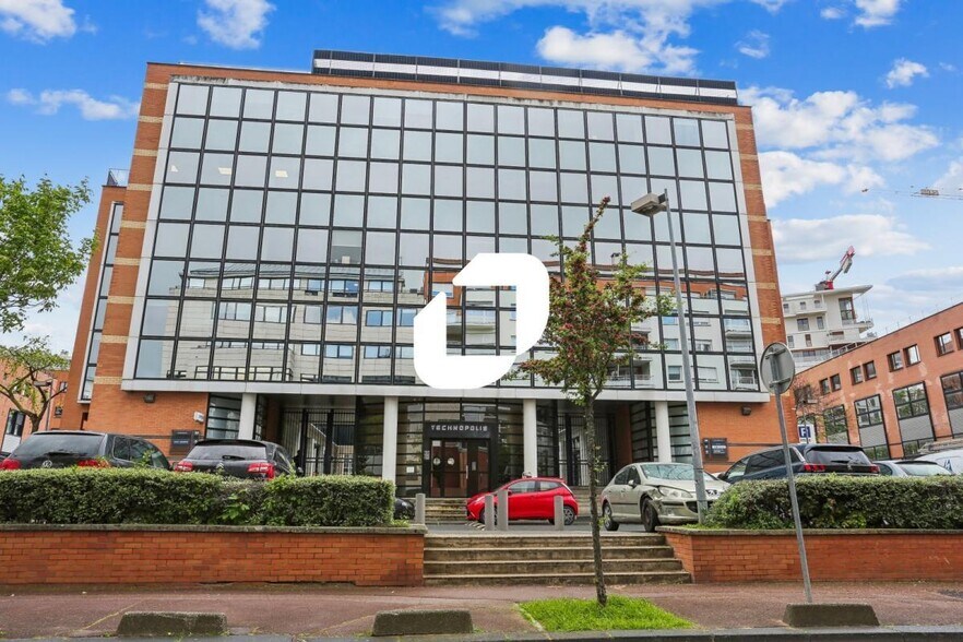 Bureau dans Issy-les-Moulineaux à louer - Photo du bâtiment - Image 1 de 15