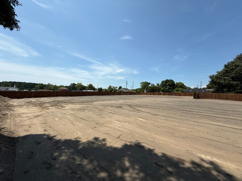 217 Sutton Lake Rd, Wilmington, NC à louer - Photo de construction - Image 3 de 3