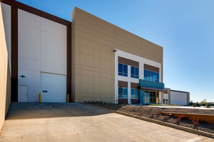 19900 E 23rd Ave, Aurora, CO à louer - Photo du bâtiment - Image 2 de 14